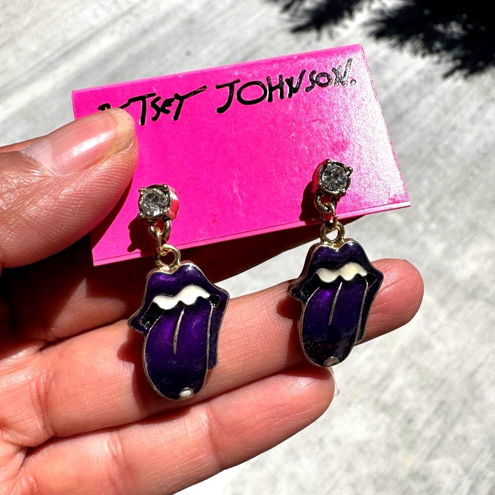 Rare Betsey Johnson dangle earrings purple The Rolling Stones Hot Lips 2018